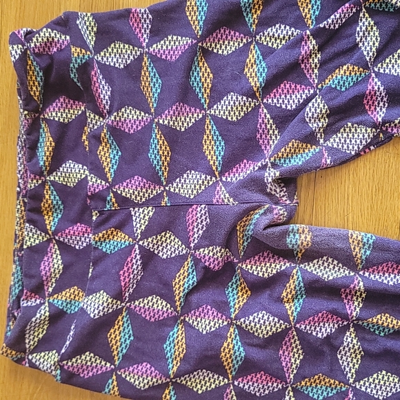 Lularoe one size purple leggings - Picture 4 of 4